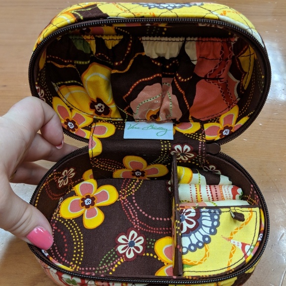 Vera Bradley Handbags - Vera Bradley Jewelery container travel